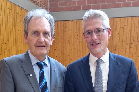 Bürgermeister Dr. Ralf Göck, stellvertretender Kreisvorsitzender der Rhein-Neckar-Bürgermeister, mit Gemeindetags-Präsident Baden-Württemberg, Steffen Jäger, am Rande der letzten Kreis-Versammlung in Helmstadt-Bargen.