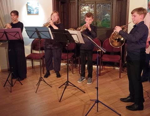 Preisträger beim Landeswettbewerb „Jugend musiziert“. Hornquartett: Emma Norris, Laurance Mahady, Kalle Billinger, Nick Fischer