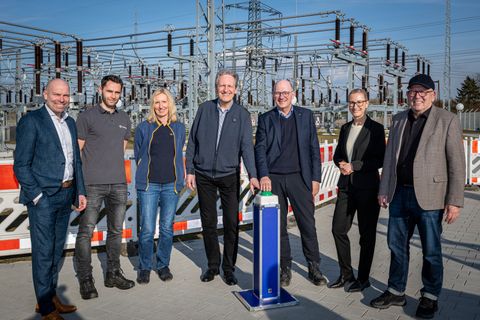 vl.nr.: Ketschs Bürgermeister Timo Wangler, die NetzeBW  Projektleiter Robin Karolus u. Stefanie Hellbach, Brühls Bürgermeister Dr. Ralf Göck, Dr. Martin Konermann, Tina Argento u. Schwetzingens Bürgermeister-Stellvertreter Hans-Peter Müller 