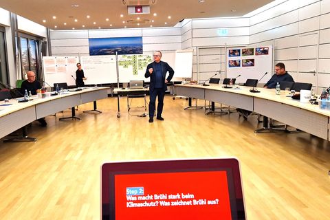 Detlev Bernhart von der Agentur Château Louis führte durch den Abend des Workshops.