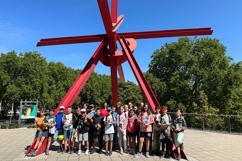Die Gruppe der Ferienprogramm-Kinder vor dem Technoseum.